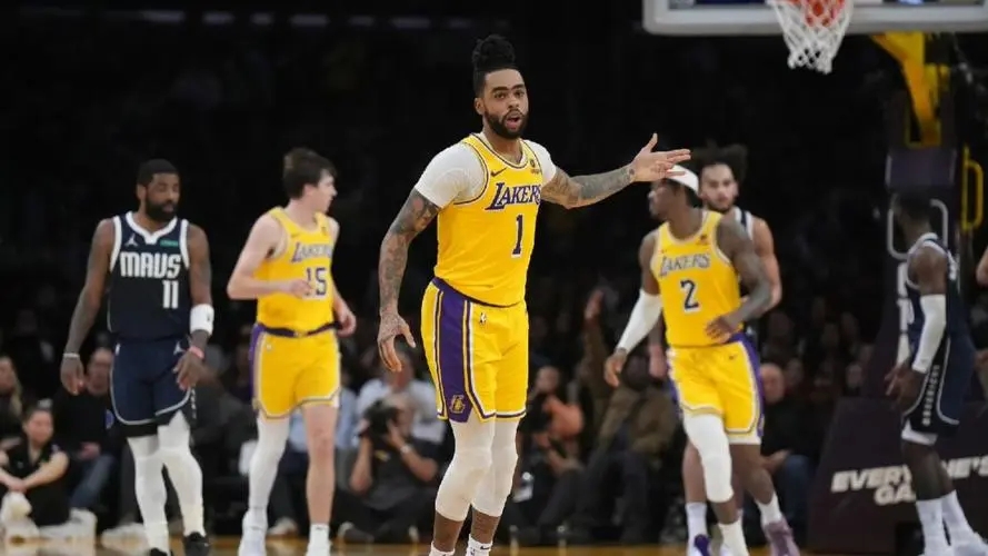 拉塞尔表现对湖人至关重要，他是詹眉外第三得分点